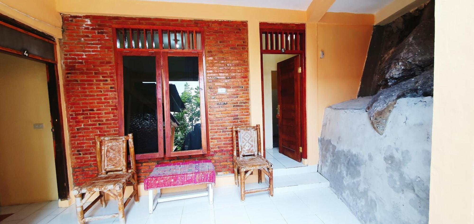 Aman'S Guesthouse Tuk Tuk Esterno foto