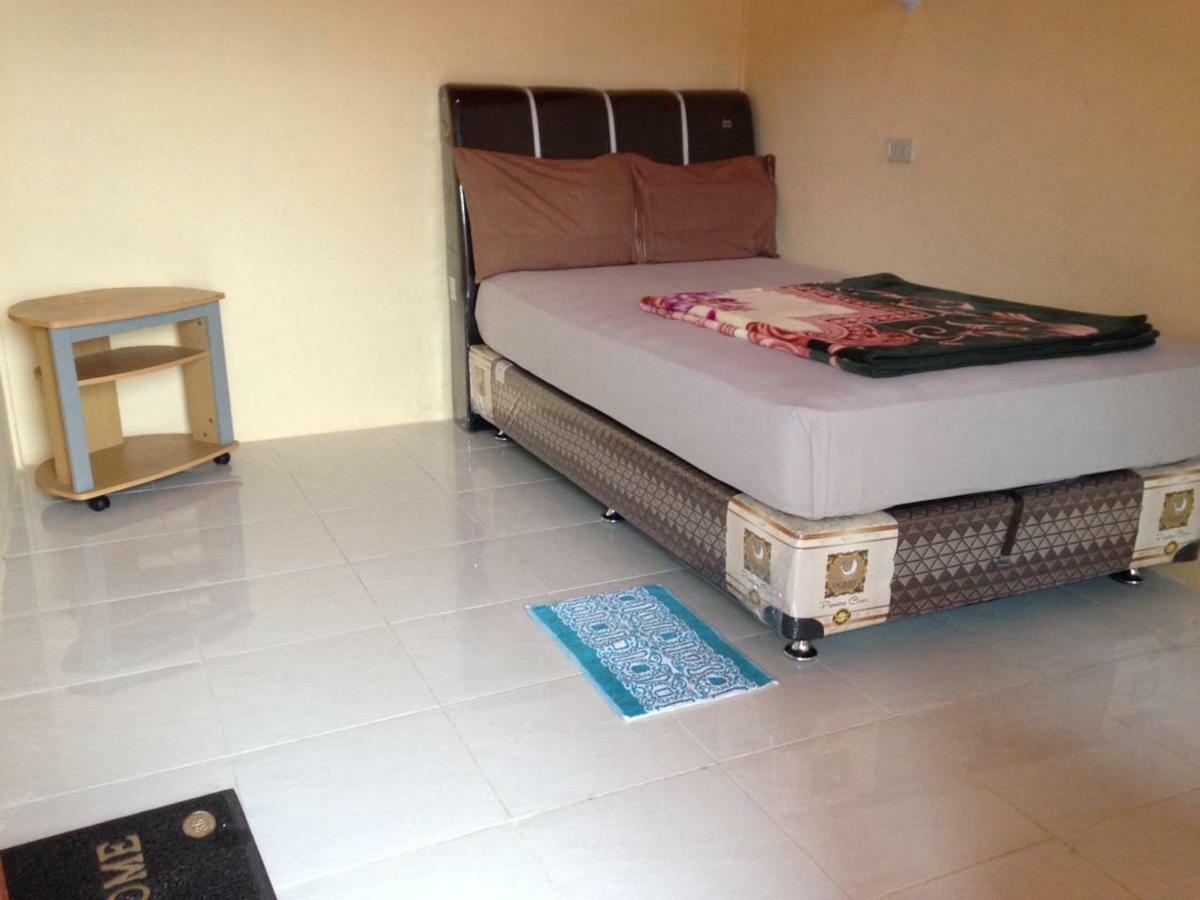 Aman'S Guesthouse Tuk Tuk Esterno foto