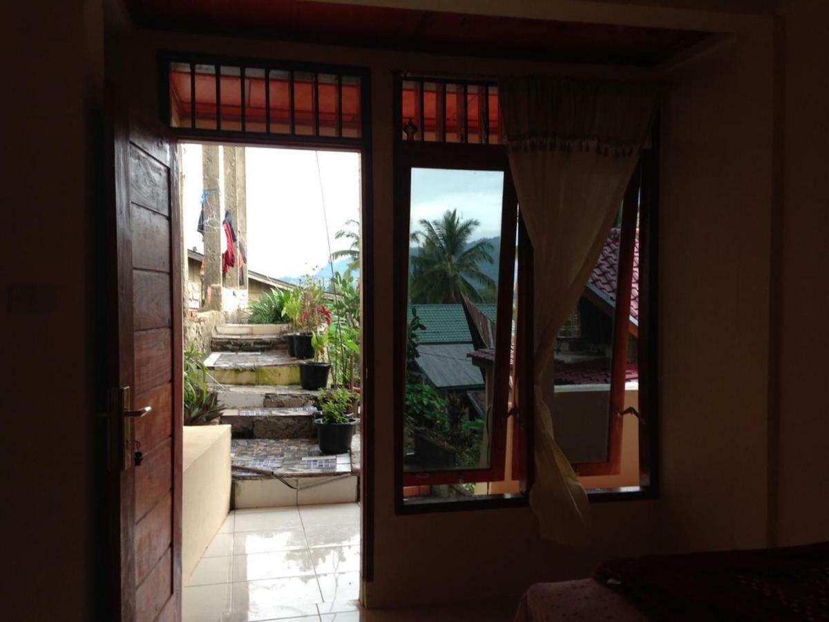 Aman'S Guesthouse Tuk Tuk Esterno foto