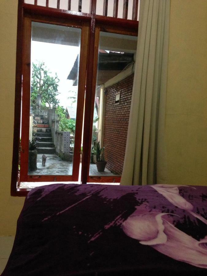 Aman'S Guesthouse Tuk Tuk Esterno foto